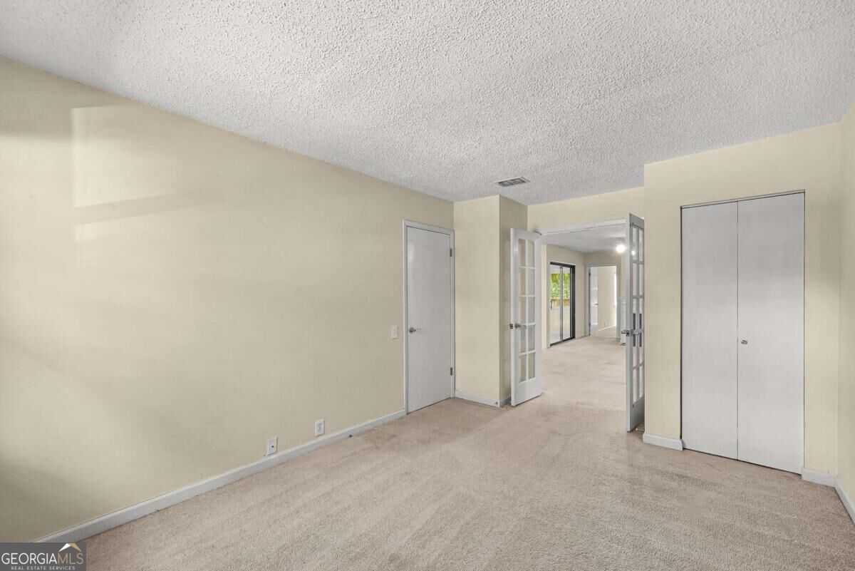 14 Dunwoody Springs Drive Property Photo 20