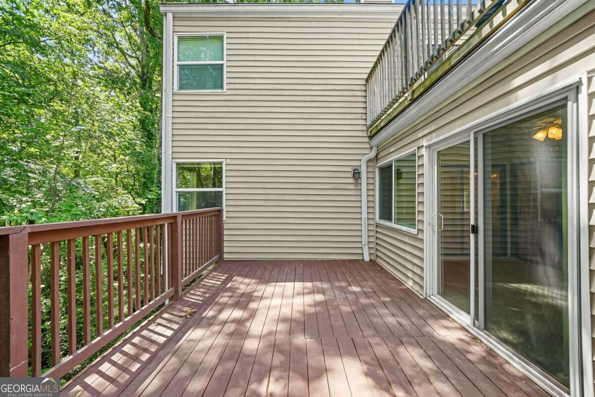 14 Dunwoody Springs Drive Property Photo 23