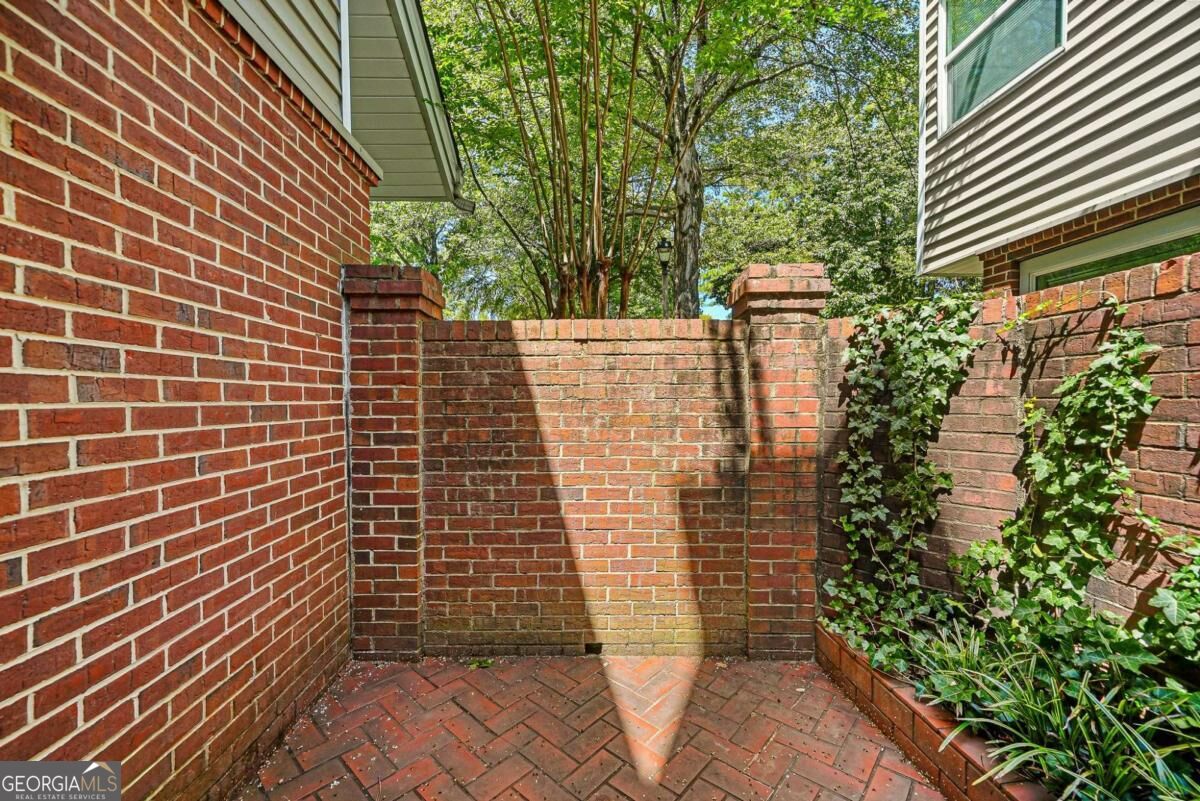 14 Dunwoody Springs Drive Property Photo 25