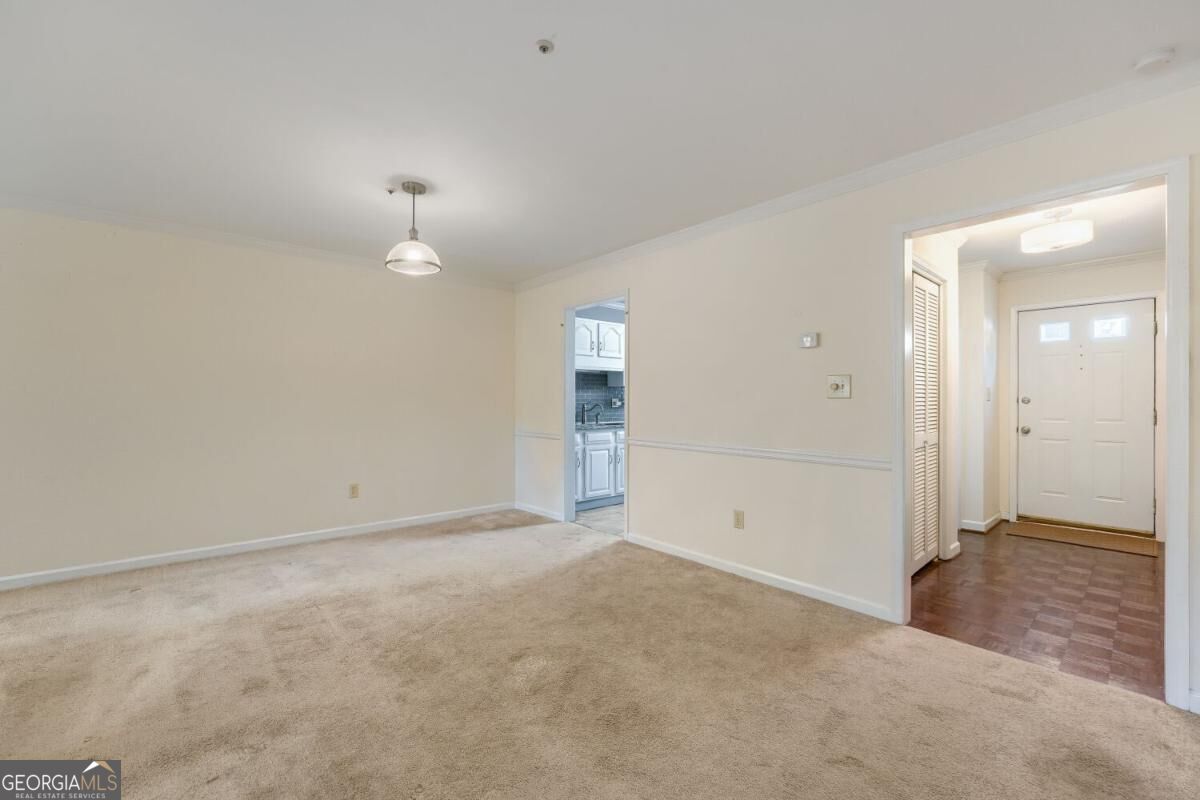 594 Harcourt Place Se Property Photo 7