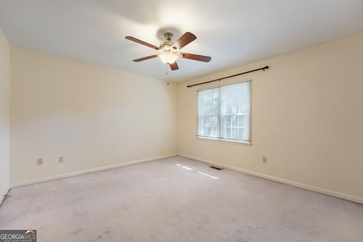594 Harcourt Place Se Property Photo 15