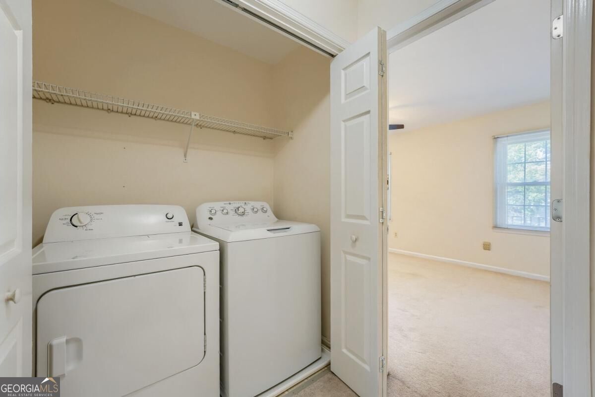 594 Harcourt Place Se Property Photo 16
