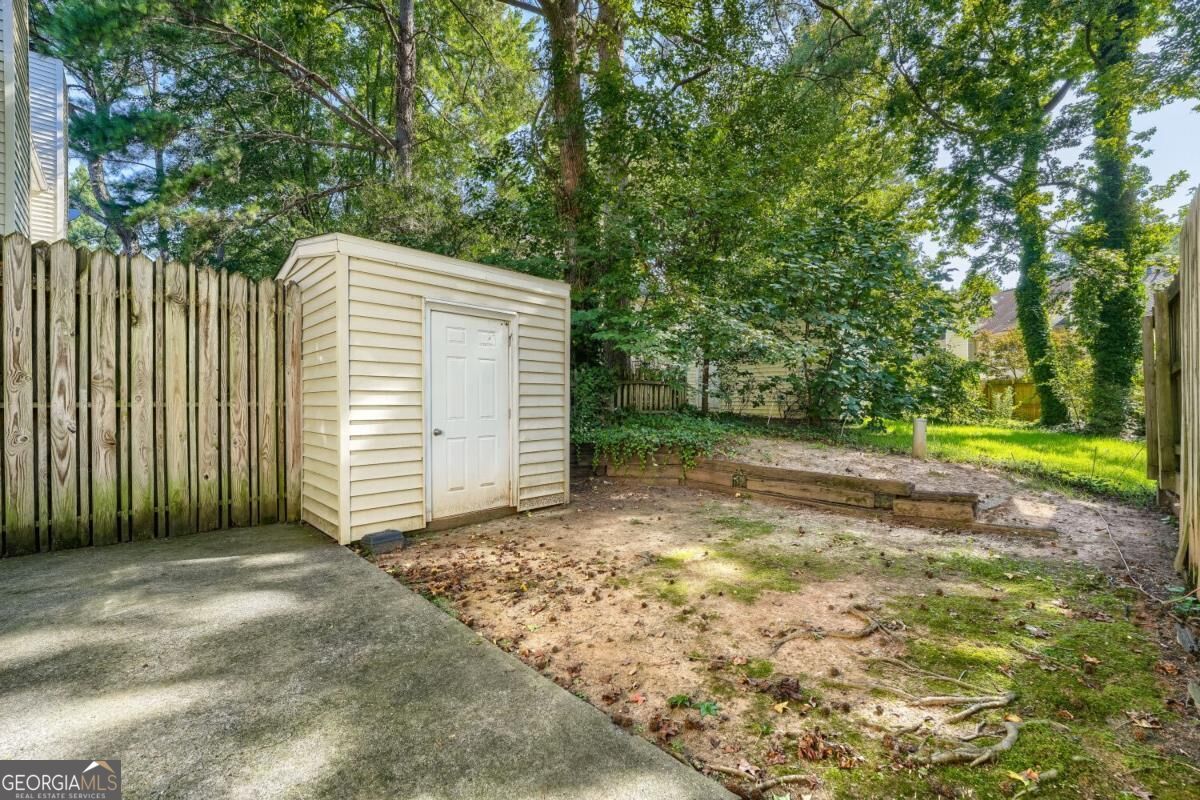594 Harcourt Place Se Property Photo 17