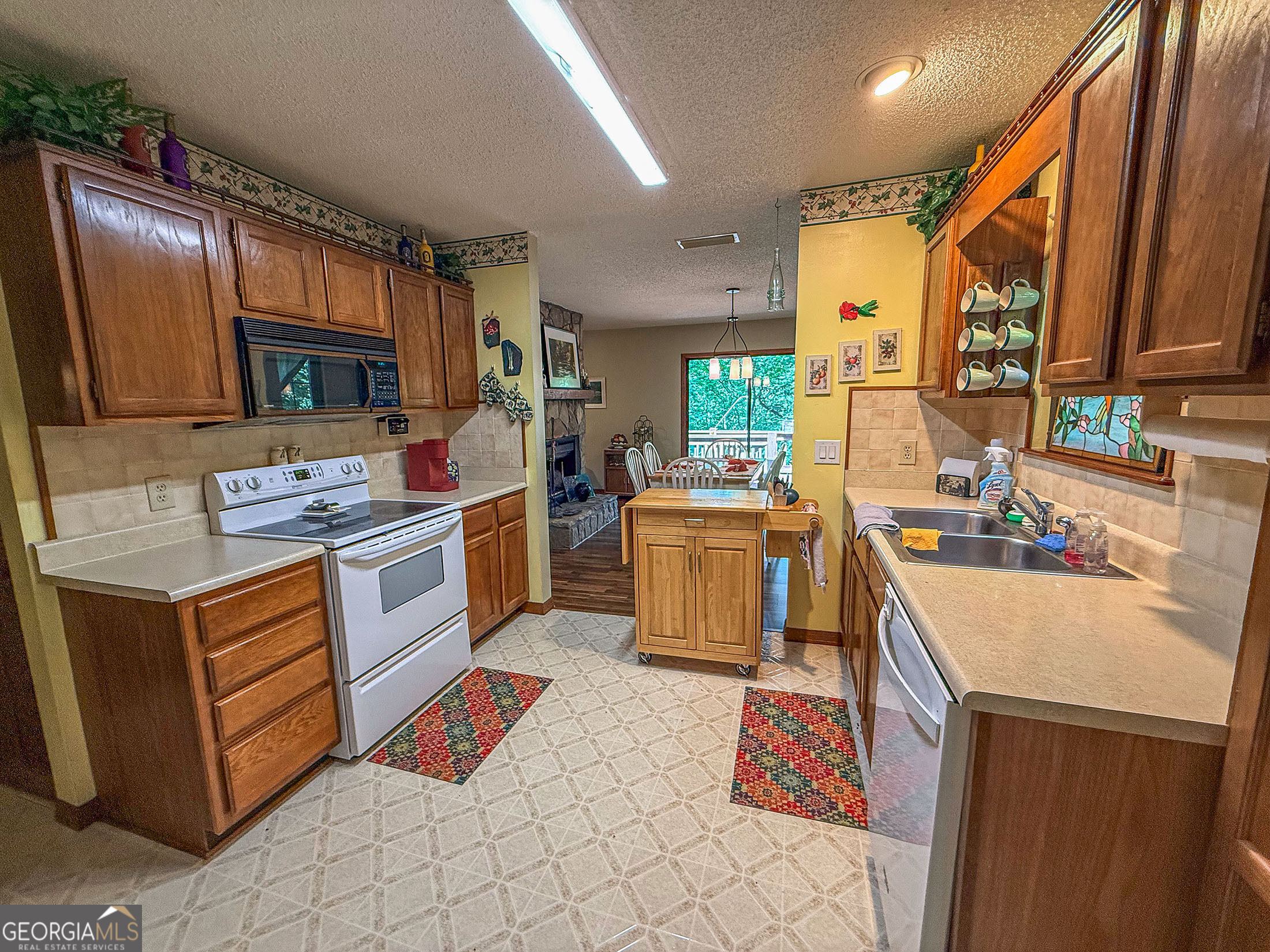 195 Cedar Lane Property Photo 6
