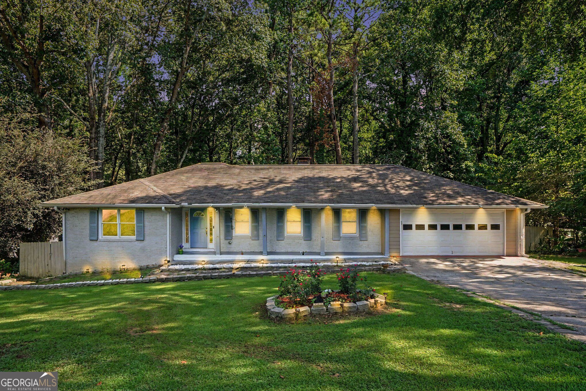 5808 Darry Circle Property Photo 1