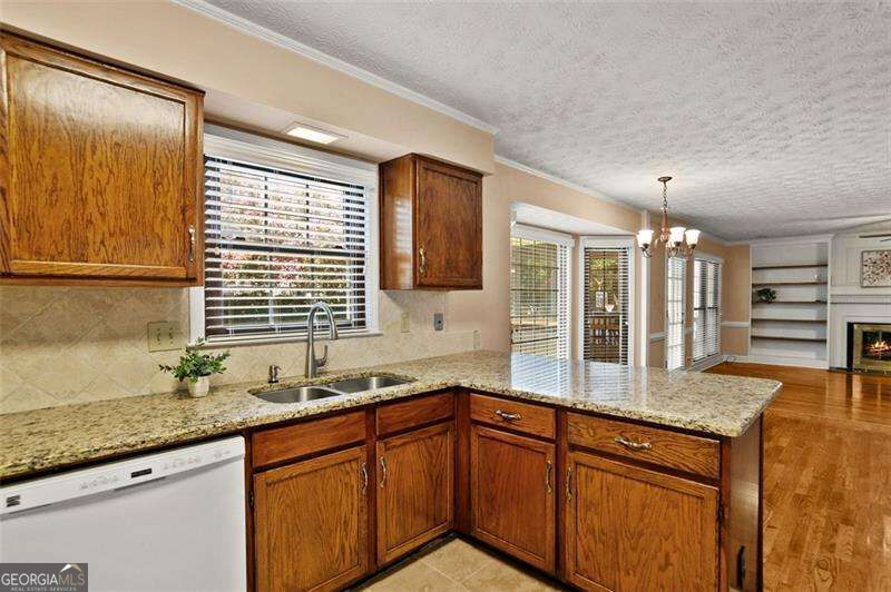 2209 Concord Square Ne Property Photo 8