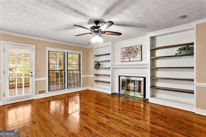 2209 Concord Square Ne Property Photo 14