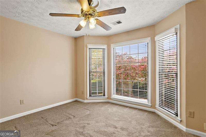 2209 Concord Square Ne Property Photo 18