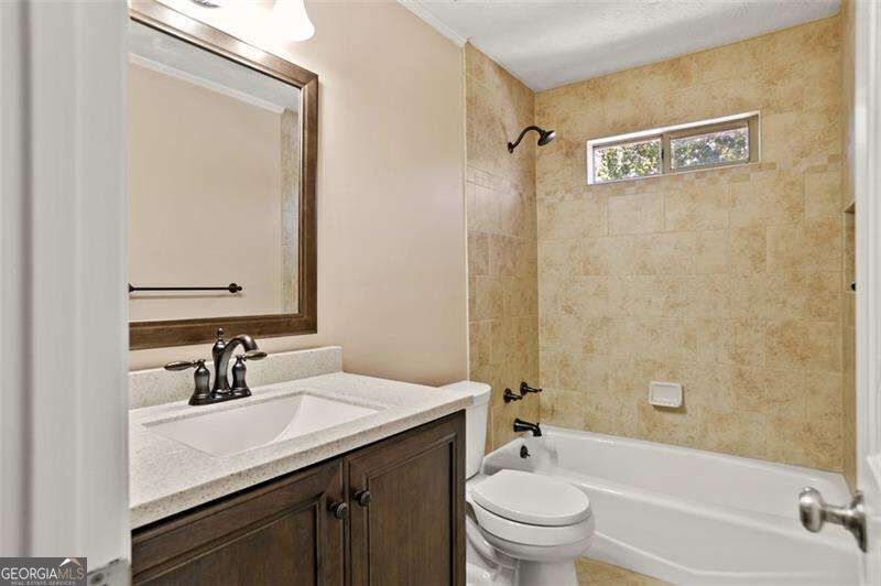 2209 Concord Square Ne Property Photo 27