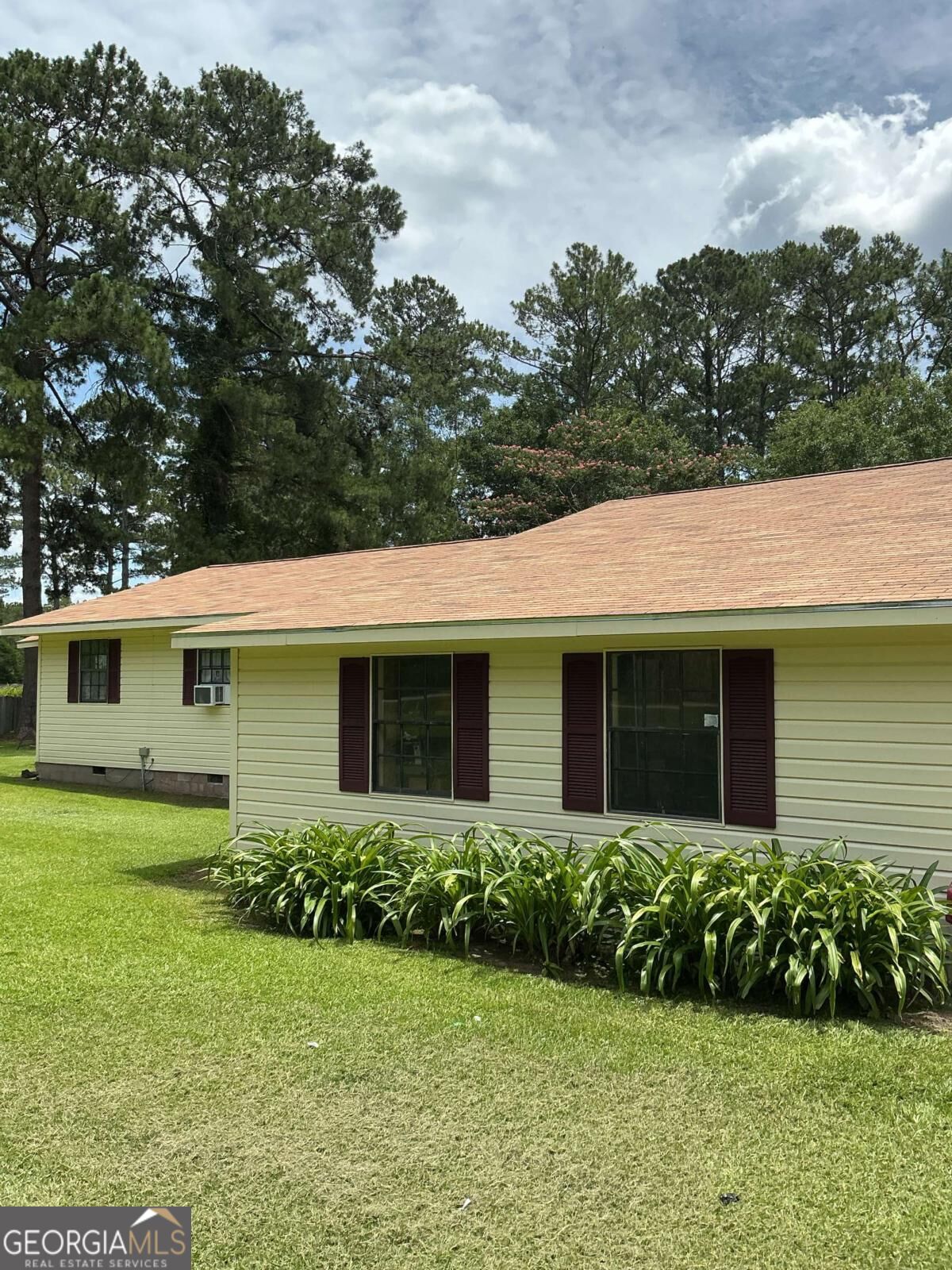 142 Scott Road Property Photo 2