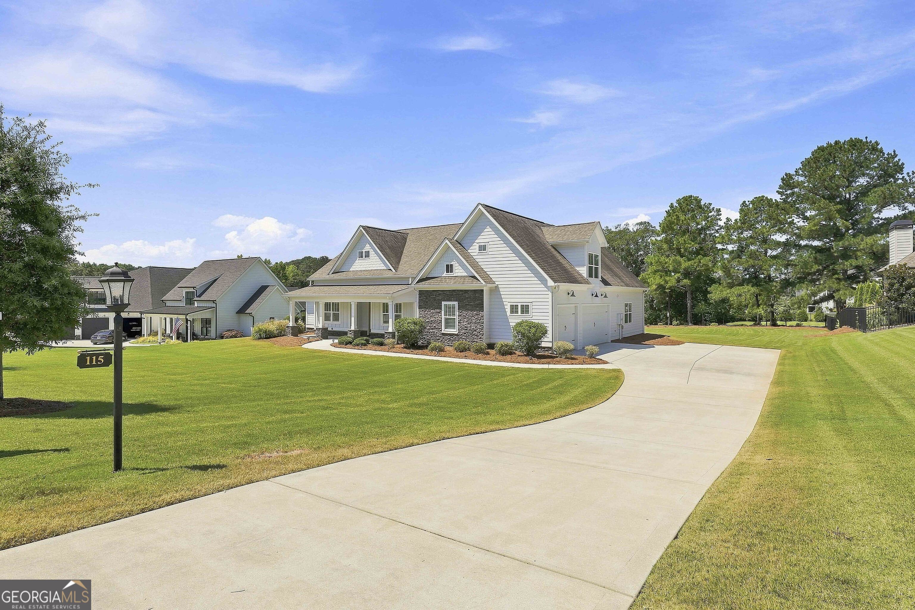 115 Grae Court Property Photo 2