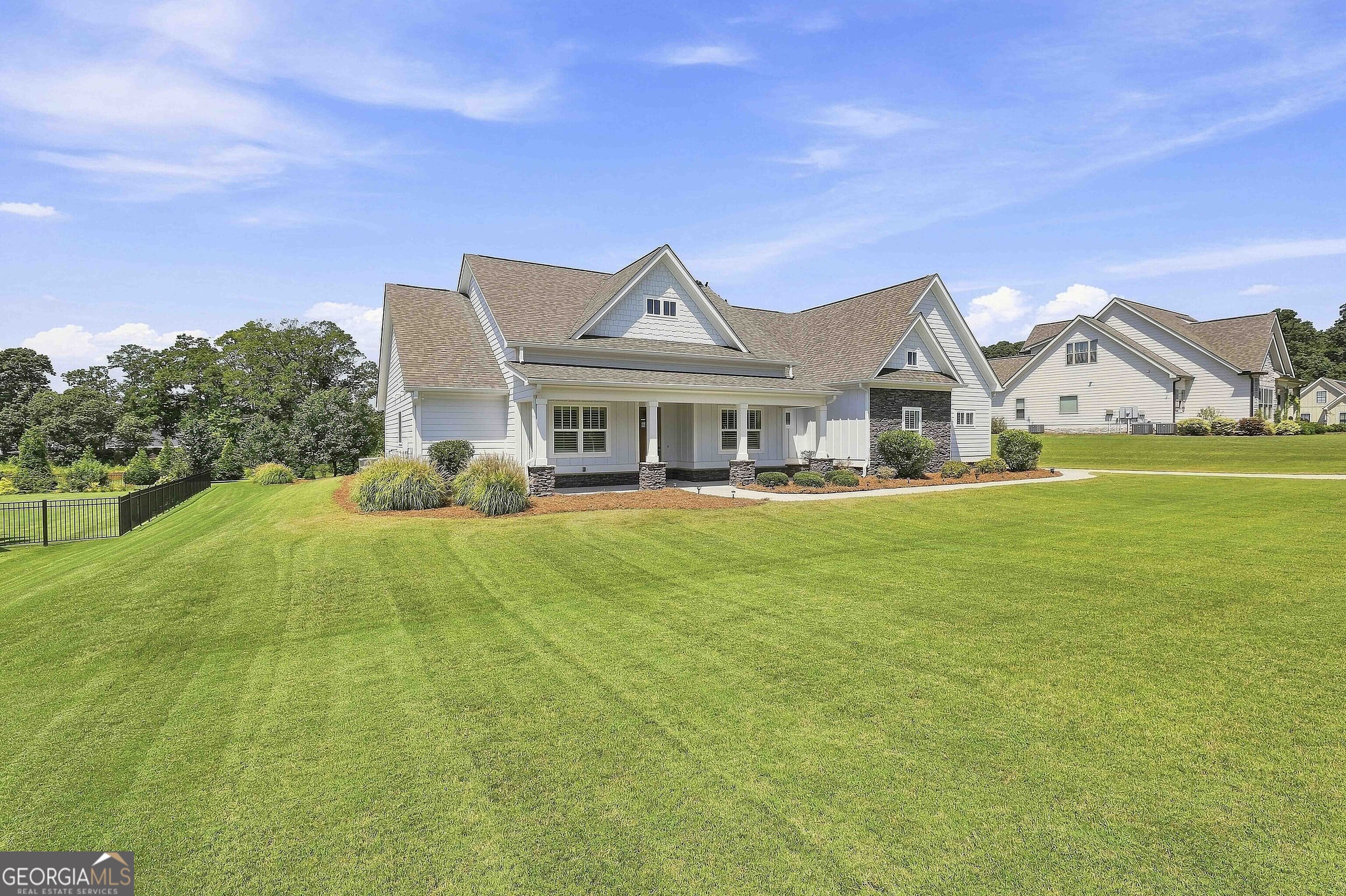 115 Grae Court Property Photo 4