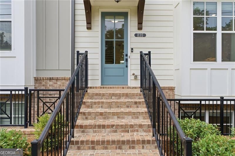 835 Green Sapling Trail Property Photo 4