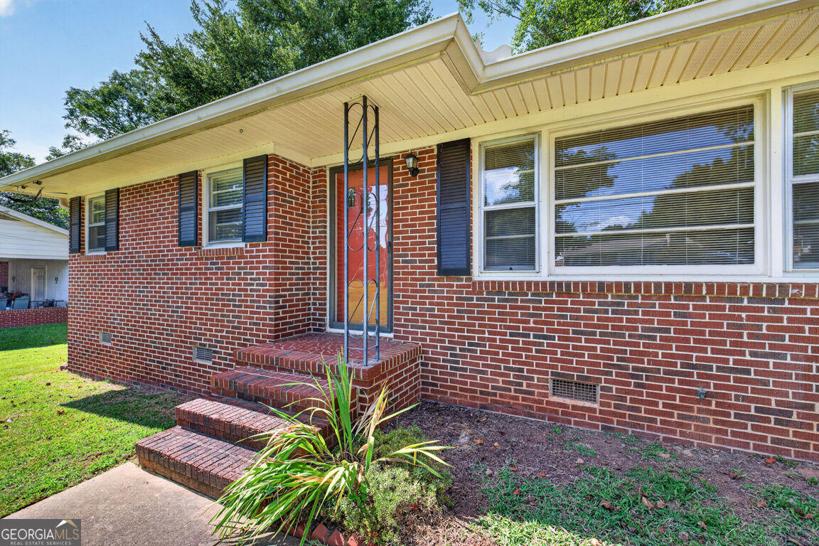 1305 Greenview Drive Property Photo 4