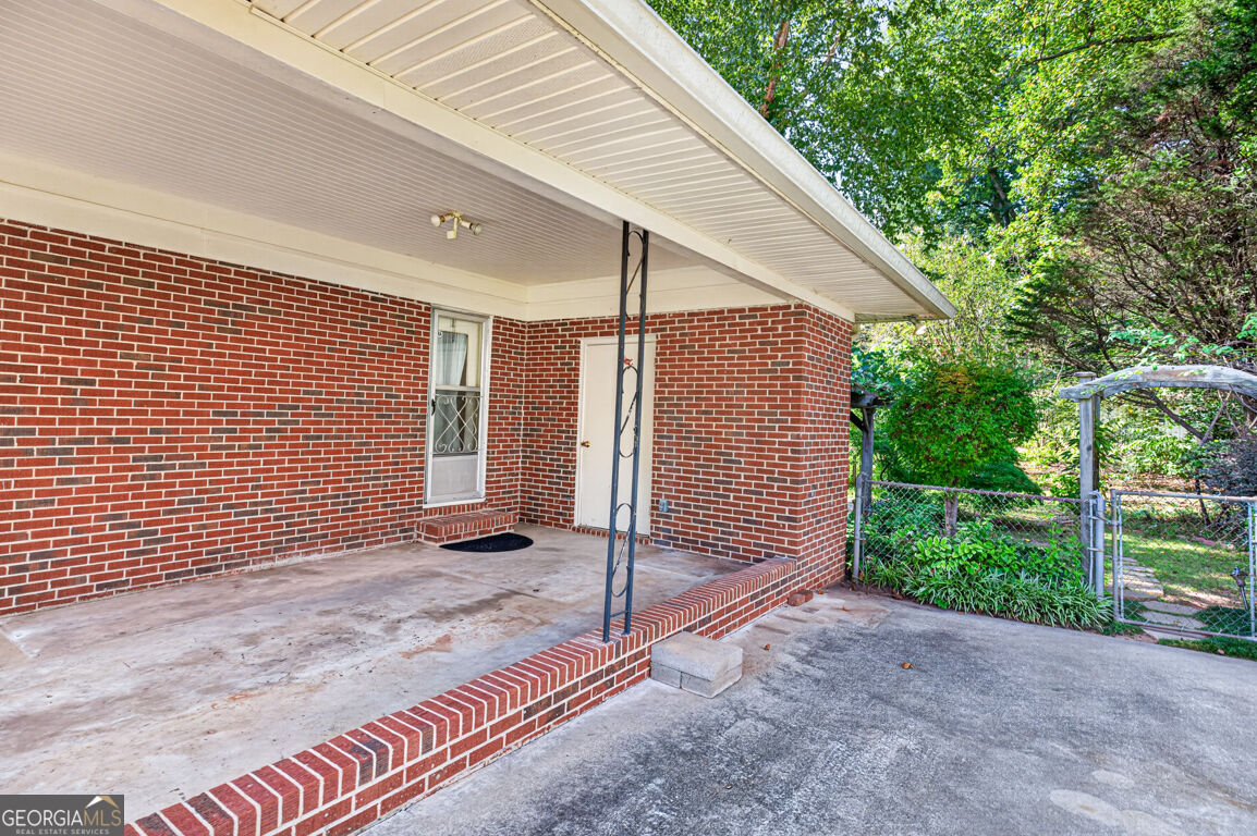 1305 Greenview Drive Property Photo 6