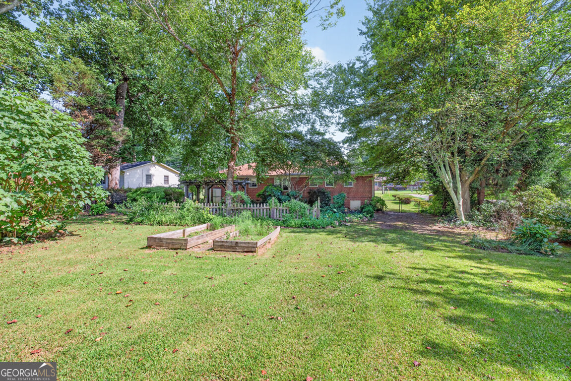 1305 Greenview Drive Property Photo 49
