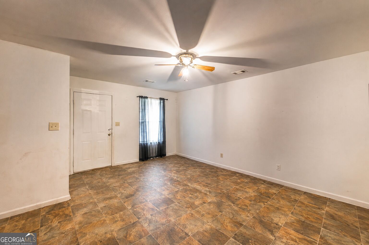 210 Perry Railroad Property Photo 4