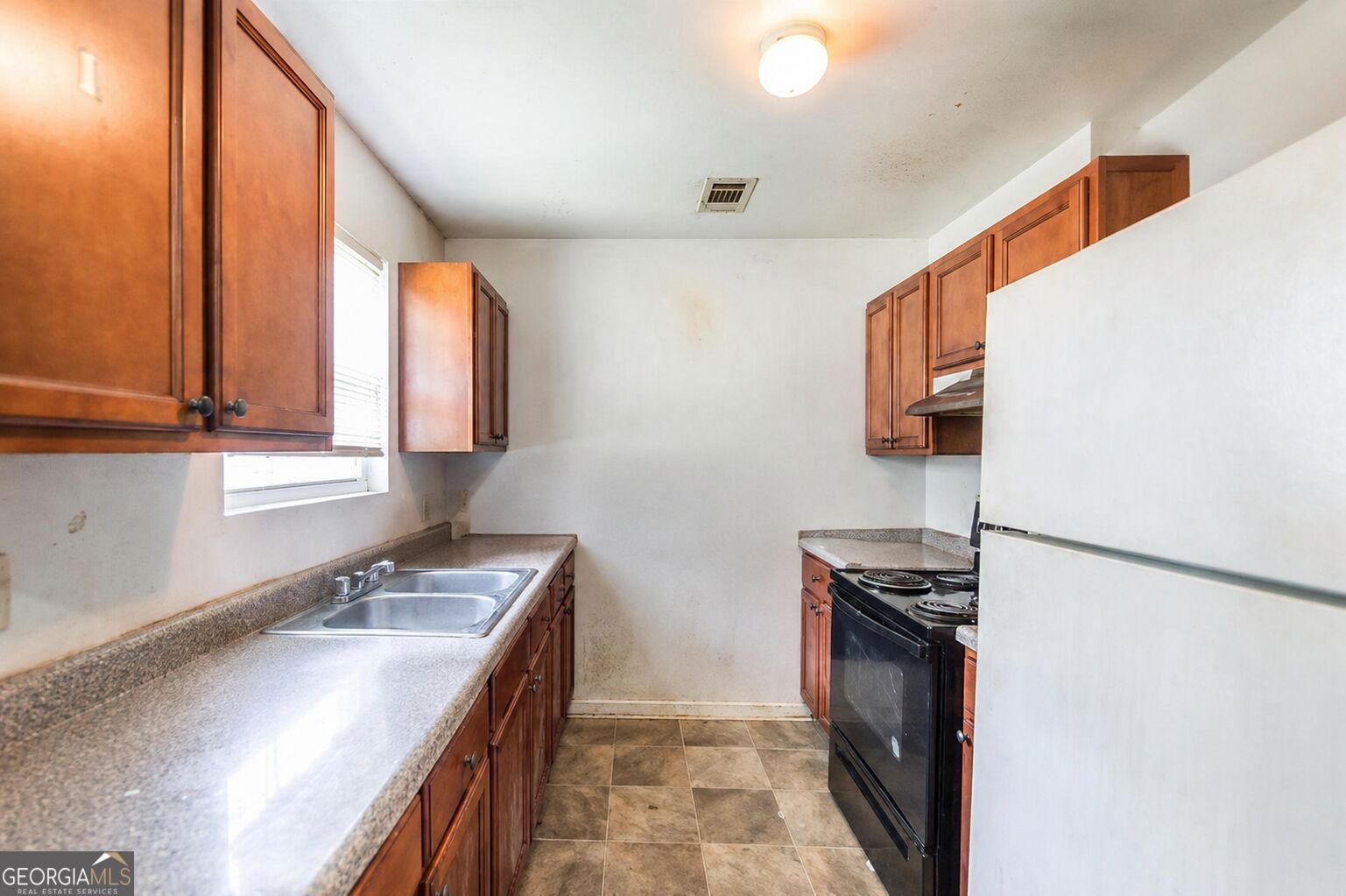 210 Perry Railroad Property Photo 7