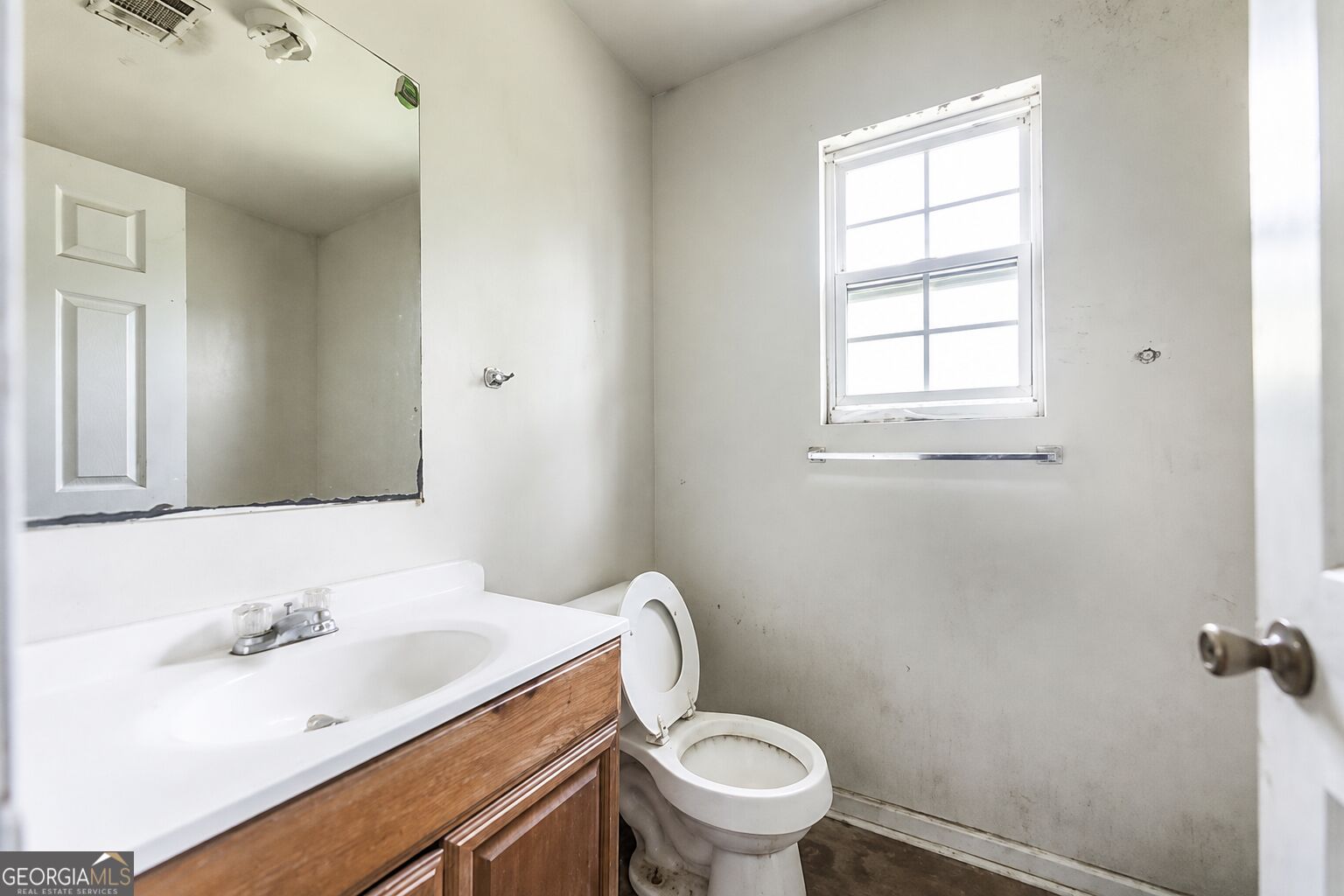 210 Perry Railroad Property Photo 9