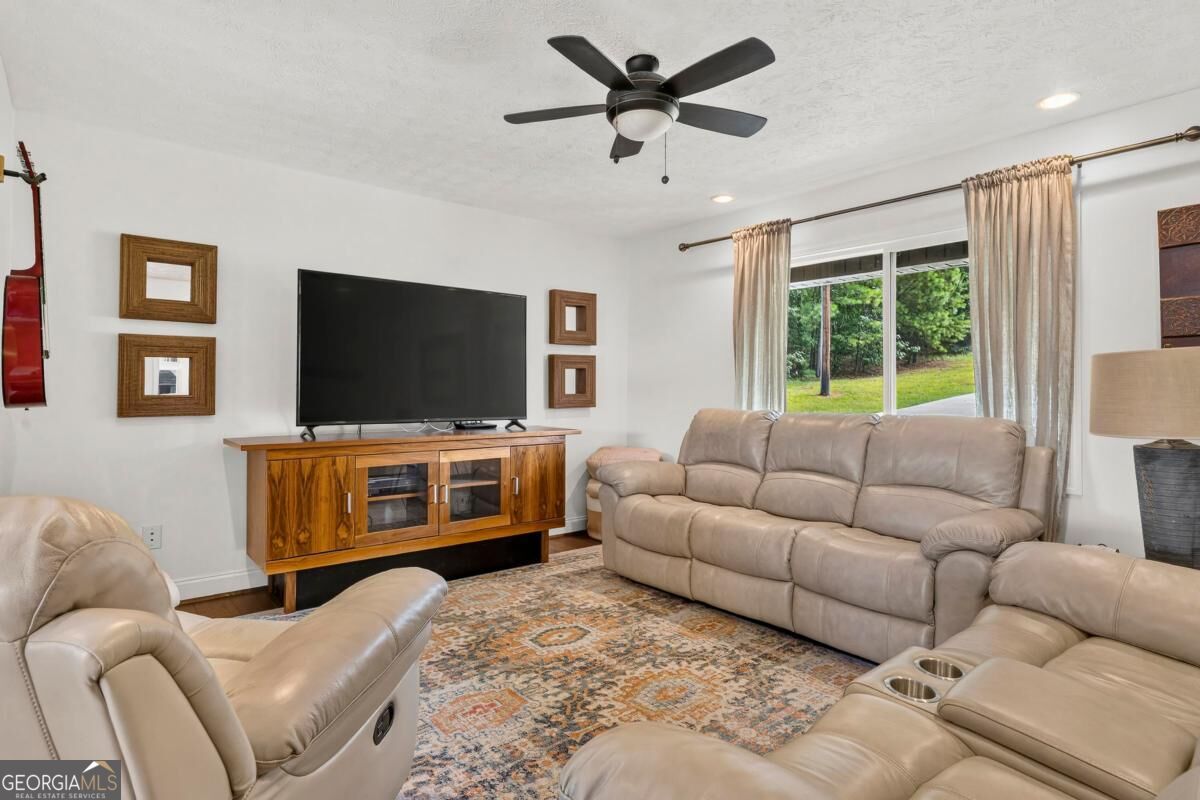 132 Island Drive Property Photo 12