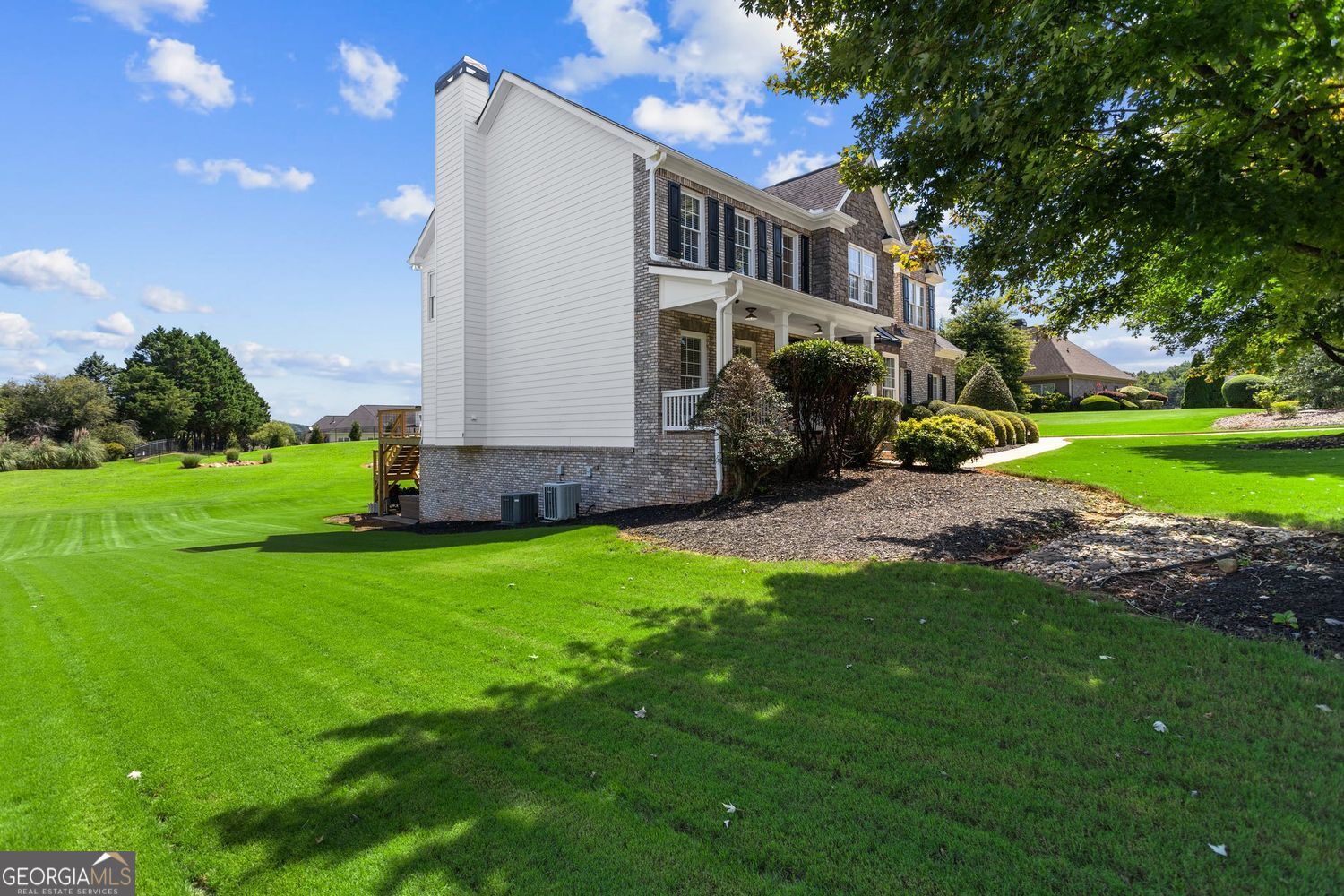 110 Whitaker Way Property Photo 4