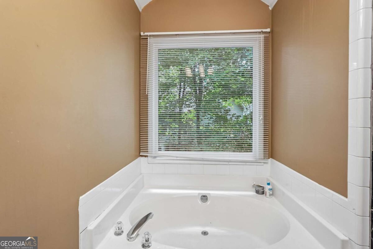 1050 Mckendree Park Lane Property Photo 32