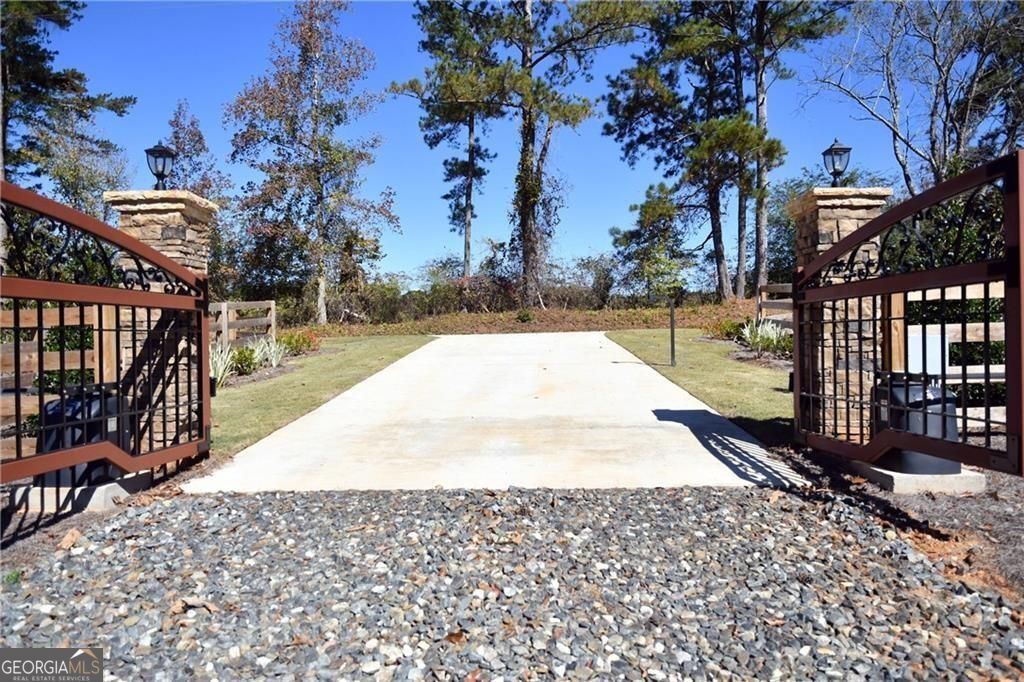 352 Mulberry Road Property Photo 3