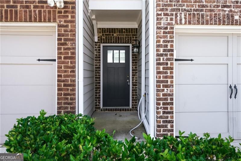 5825 Radford Loop Property Photo 4