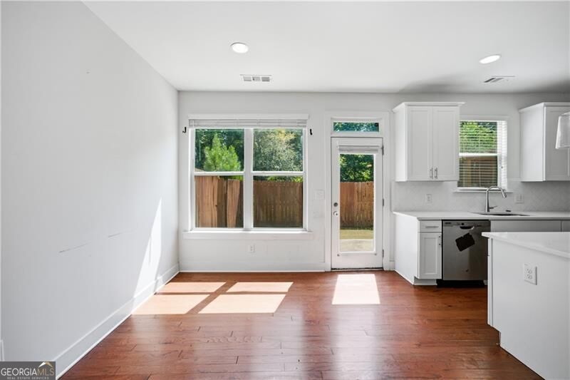 5825 Radford Loop Property Photo 9