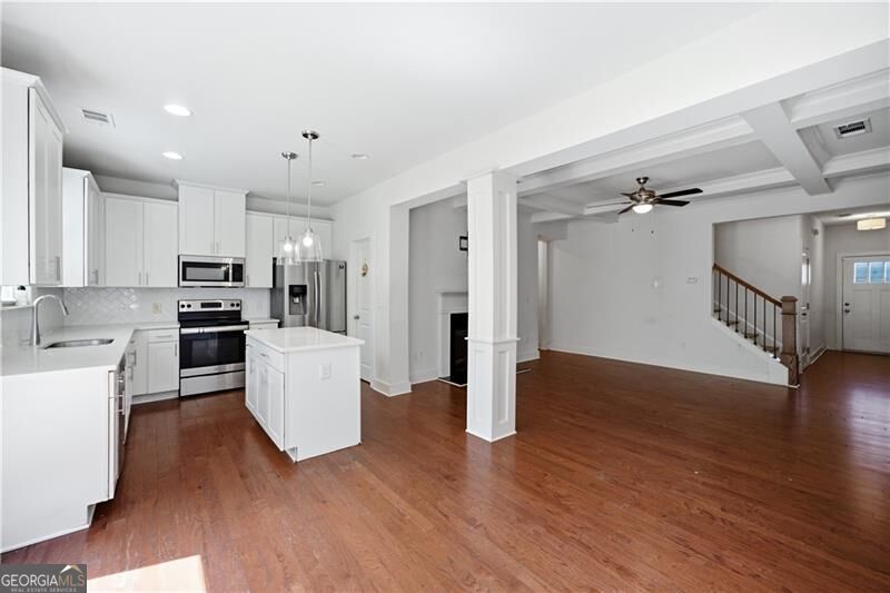 5825 Radford Loop Property Photo 10