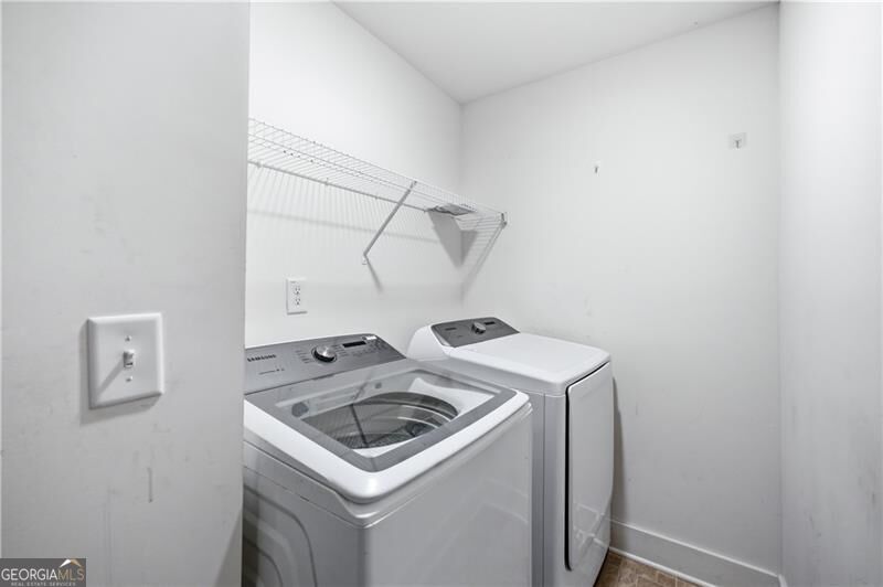 5825 Radford Loop Property Photo 30