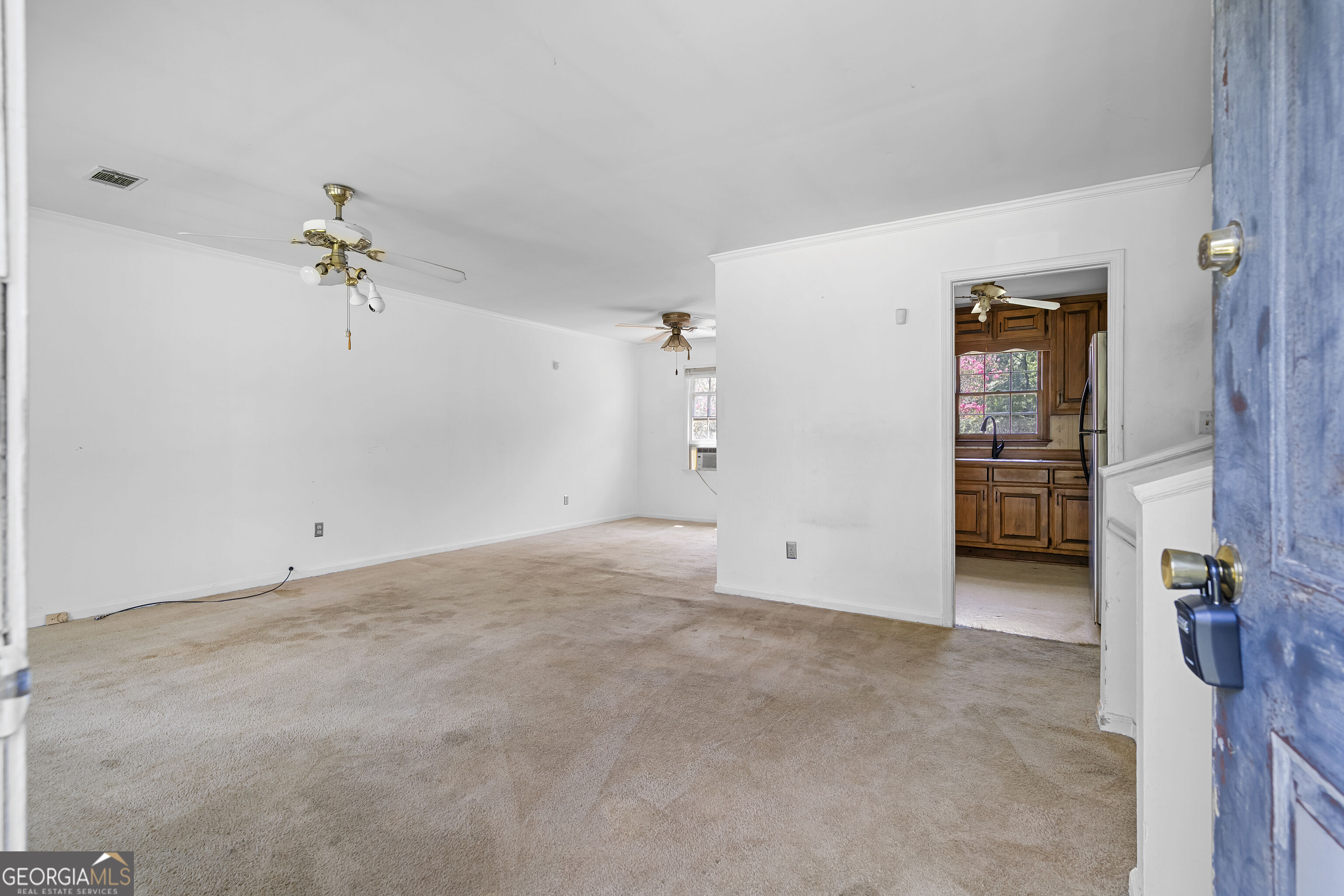 1560 Rose Garden Lane Property Photo 2