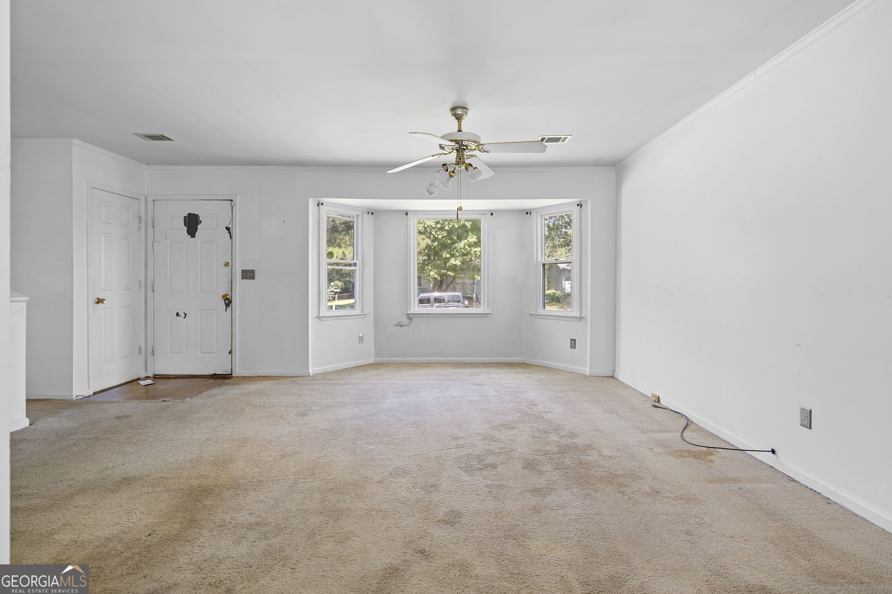 1560 Rose Garden Lane Property Photo 3