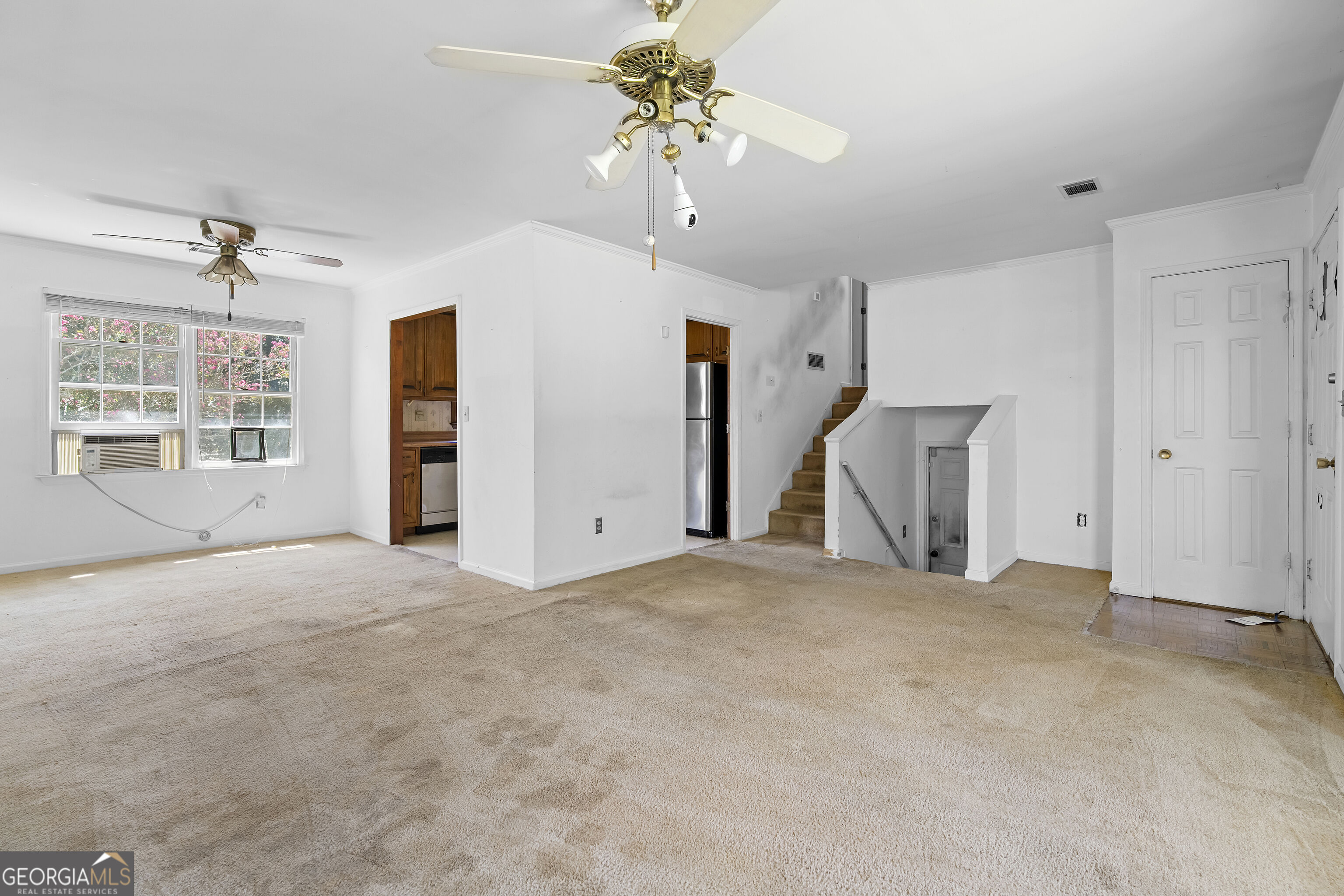 1560 Rose Garden Lane Property Photo 6