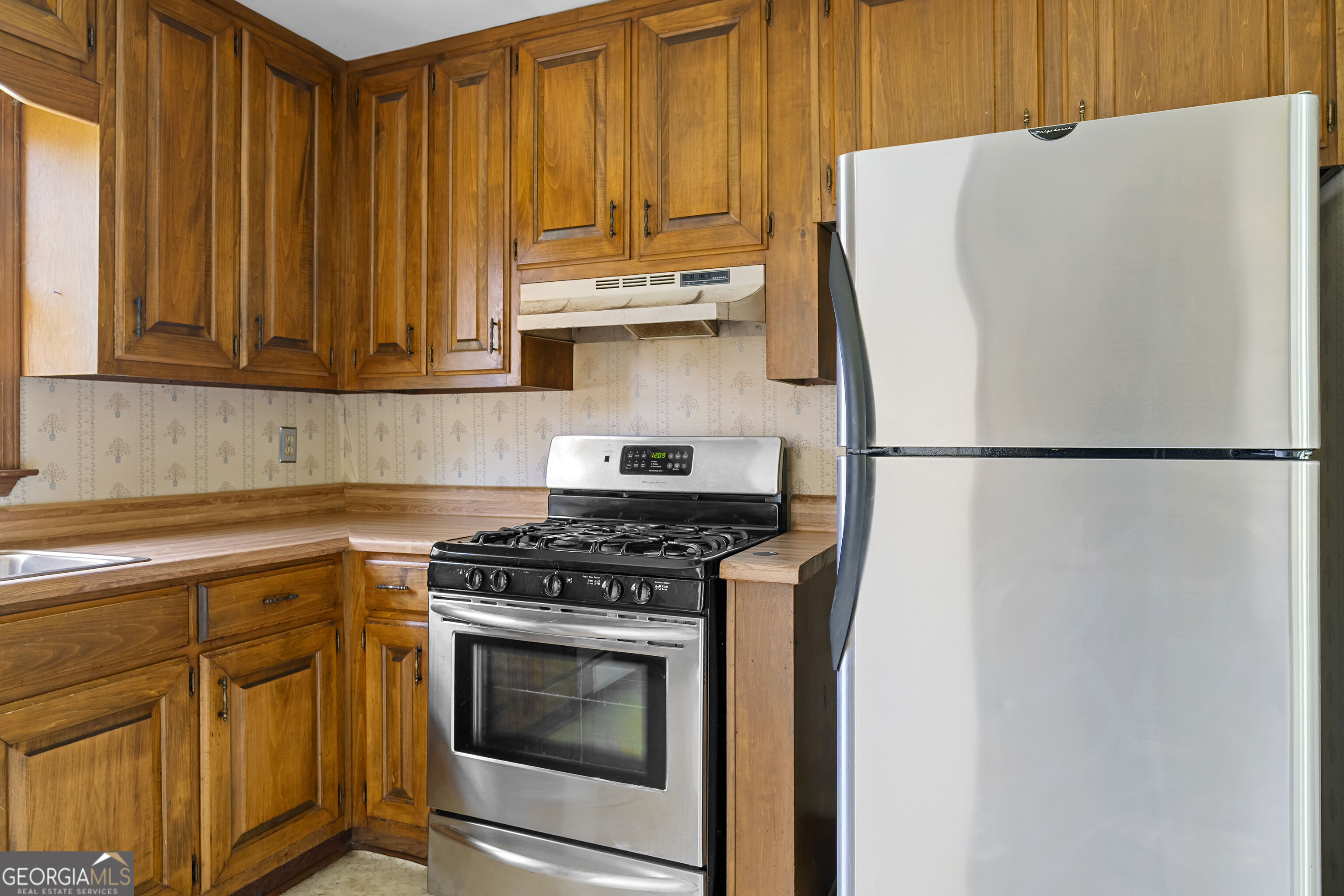 1560 Rose Garden Lane Property Photo 10