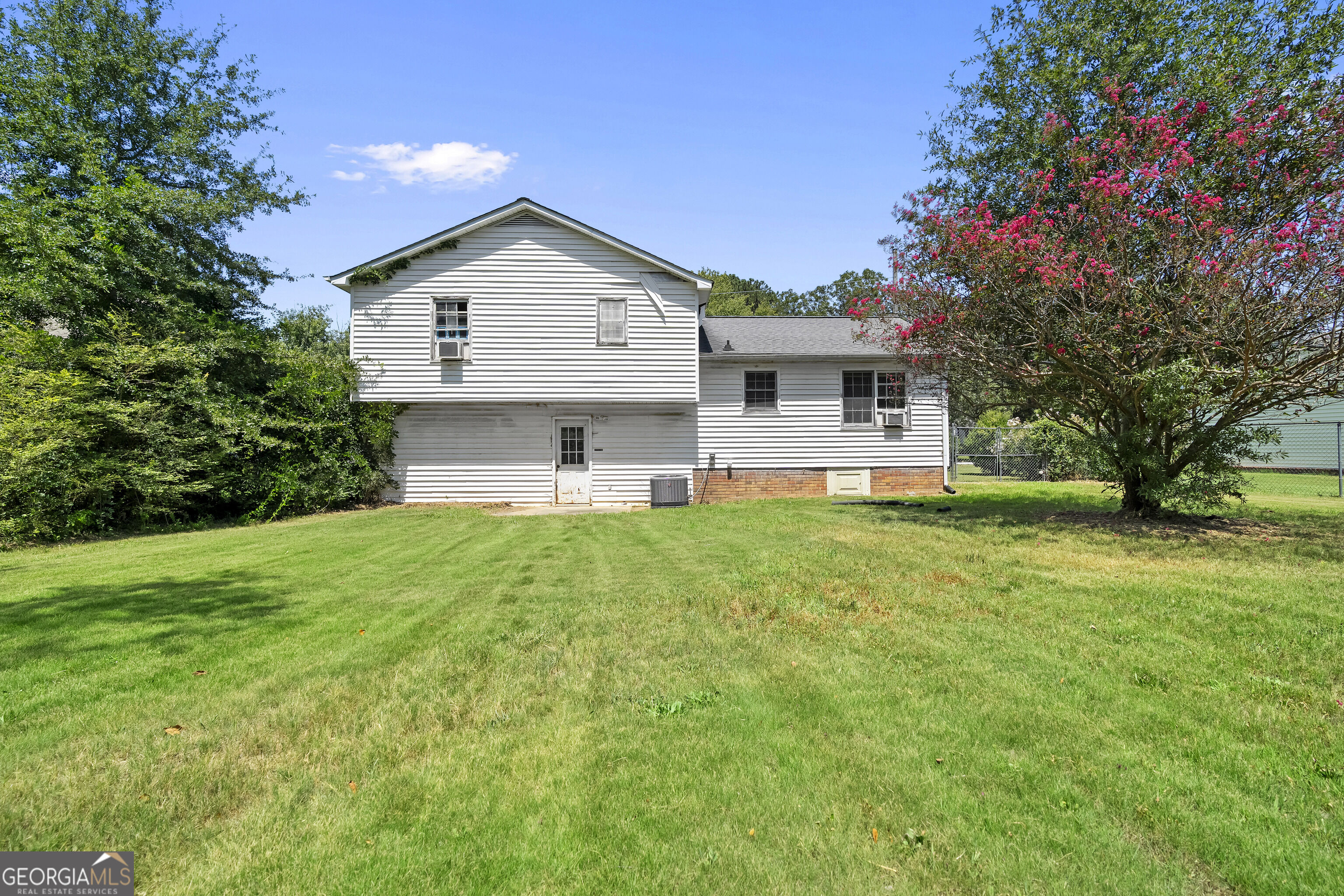 1560 Rose Garden Lane Property Photo 21