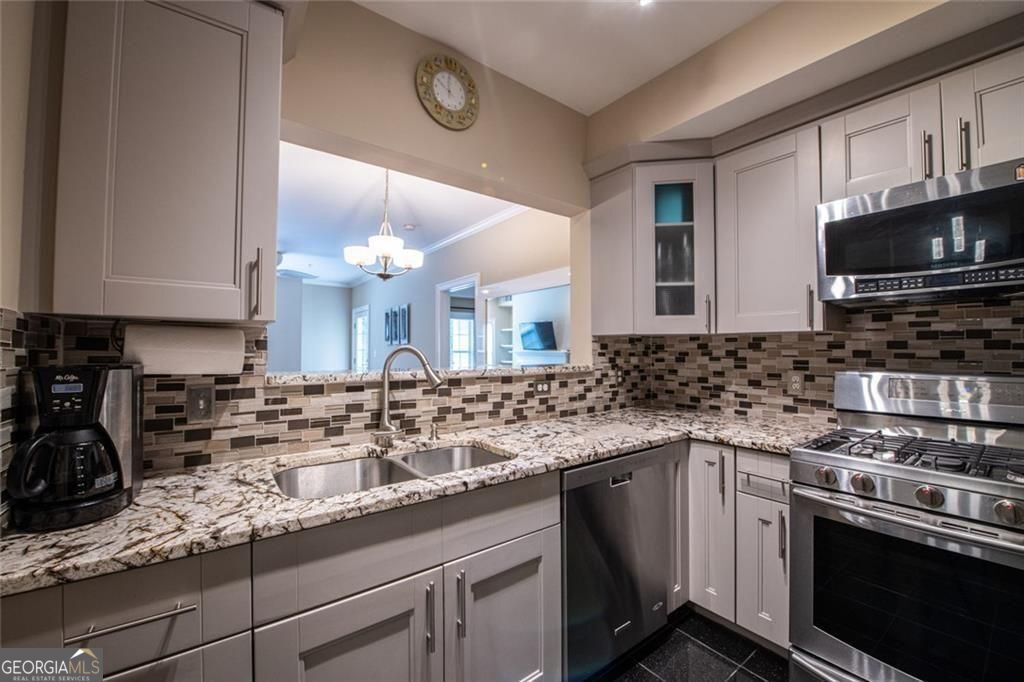 3275 Ne Lenox Road Ne # 207 Property Photo 7
