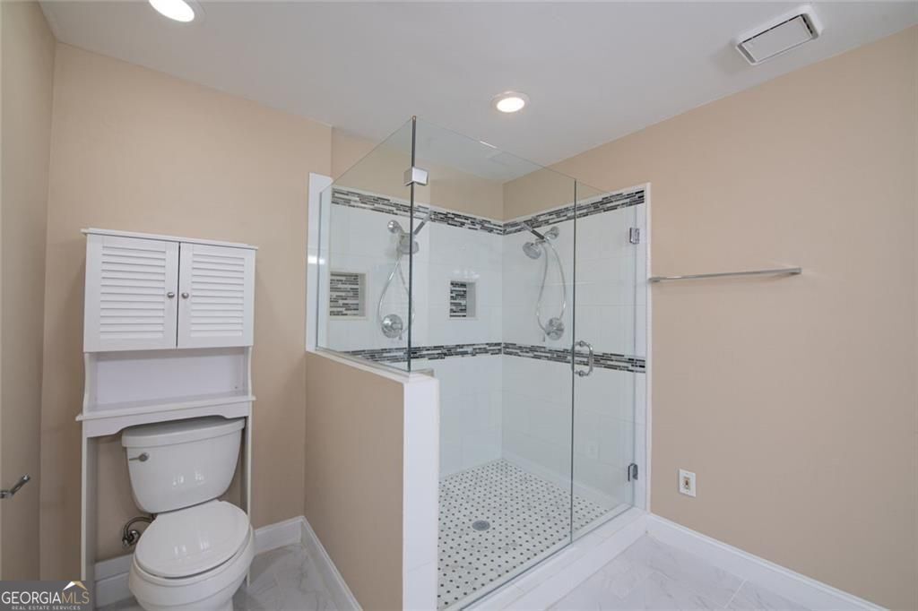 3275 Ne Lenox Road Ne # 207 Property Photo 14