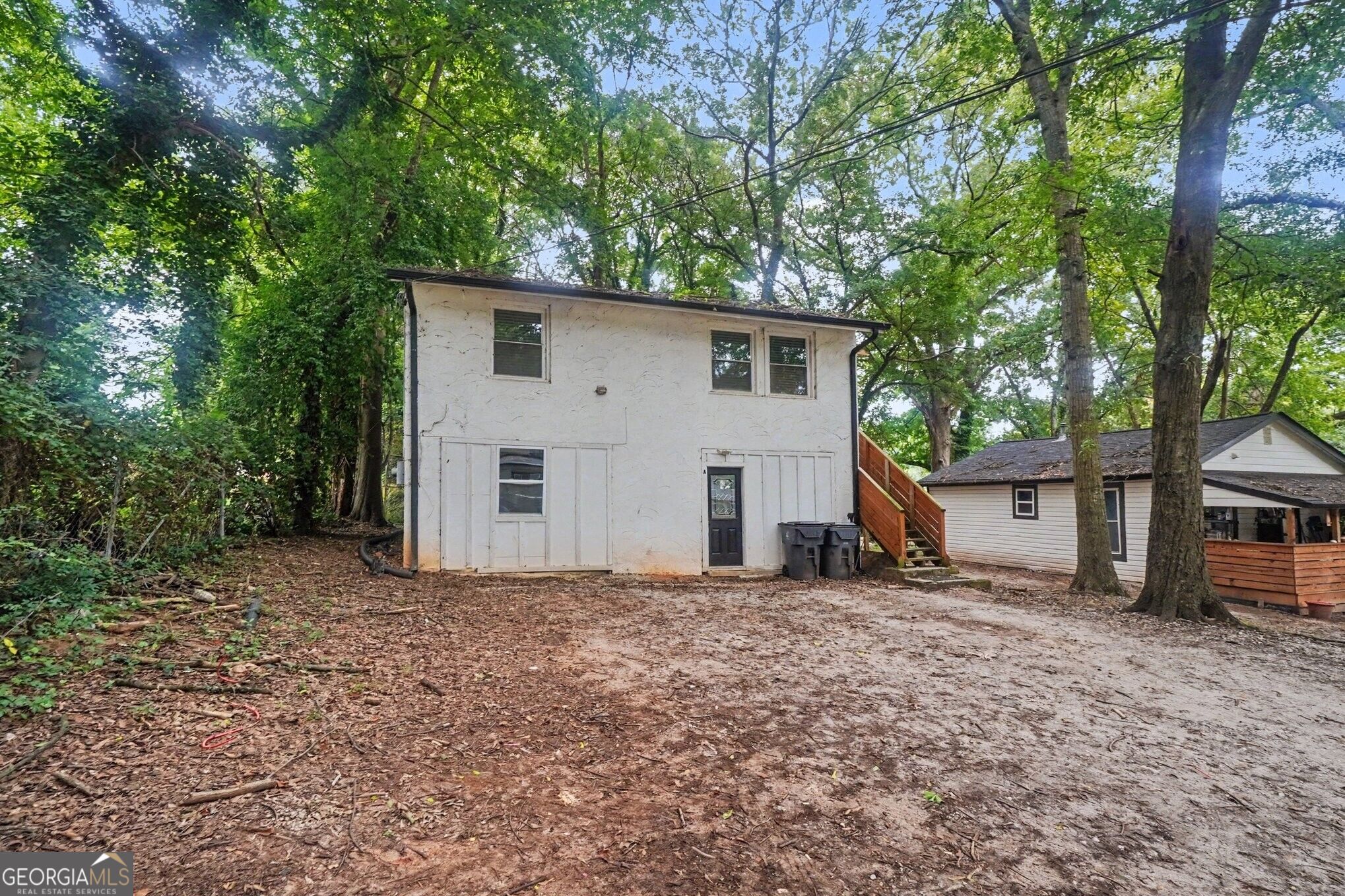 2494 Lester Street Property Photo 8