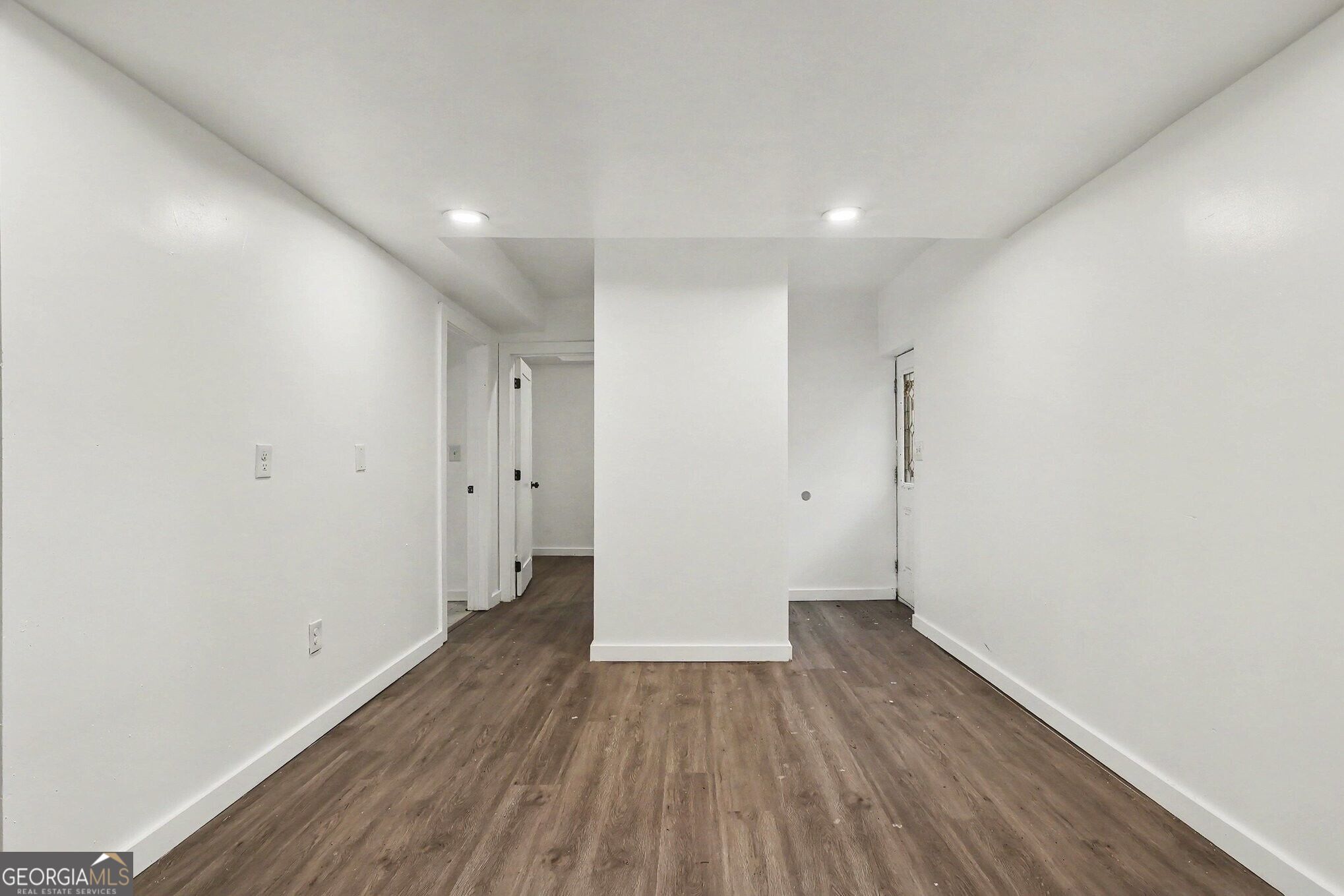 2494 Lester Street Property Photo 10
