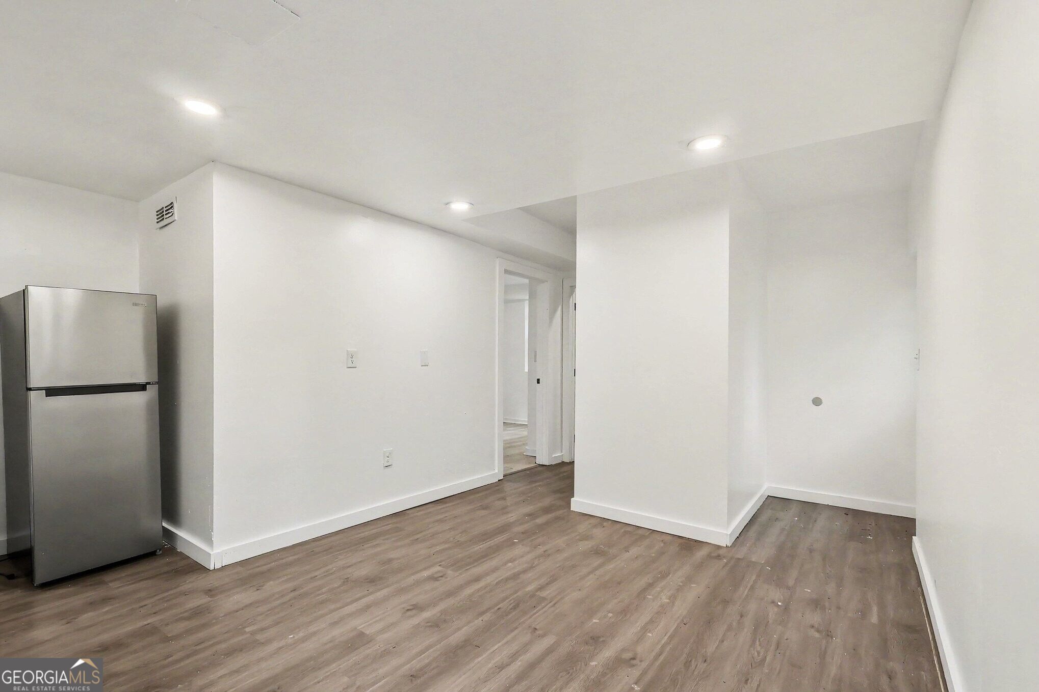 2494 Lester Street Property Photo 12