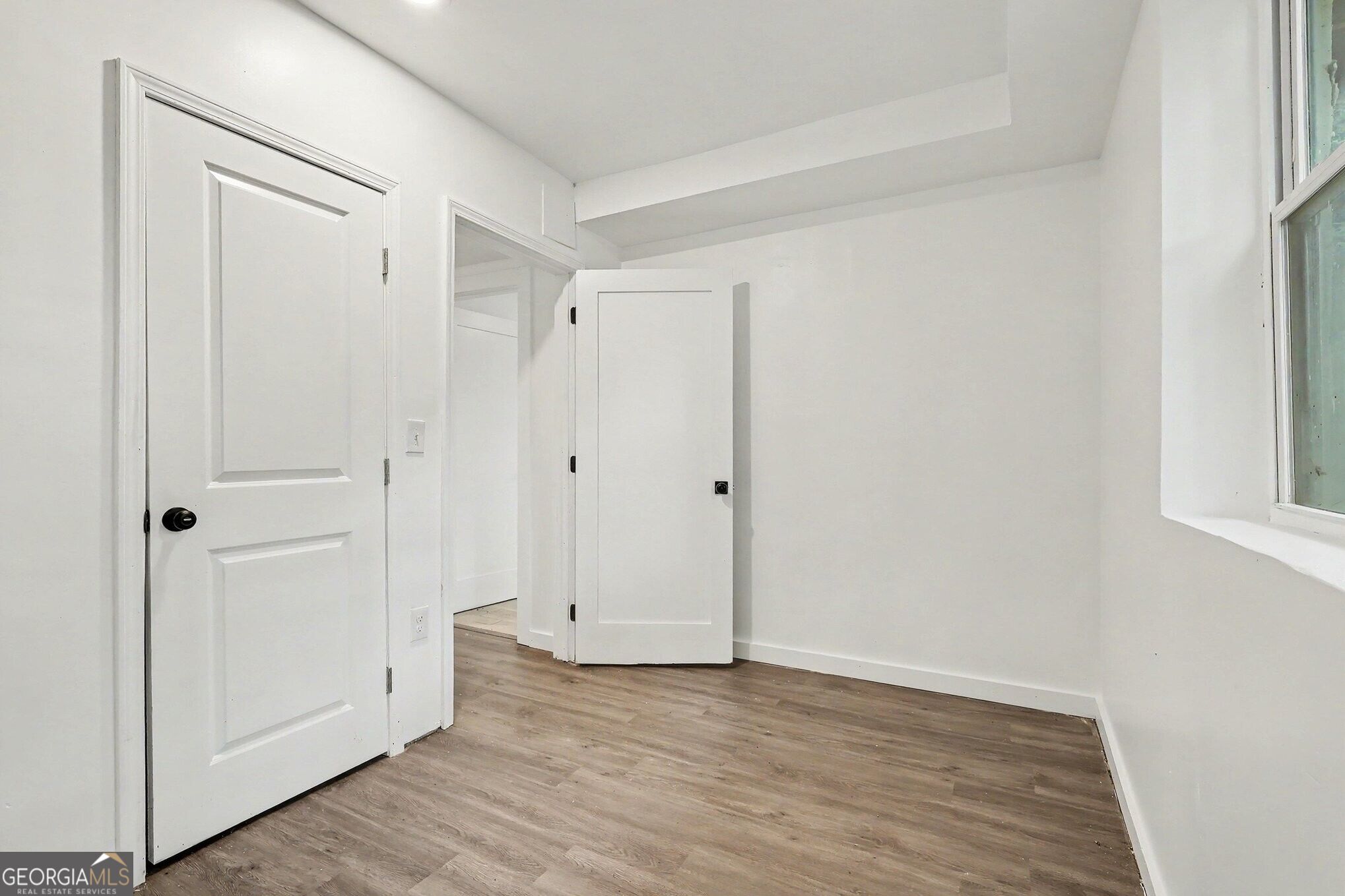2494 Lester Street Property Photo 17