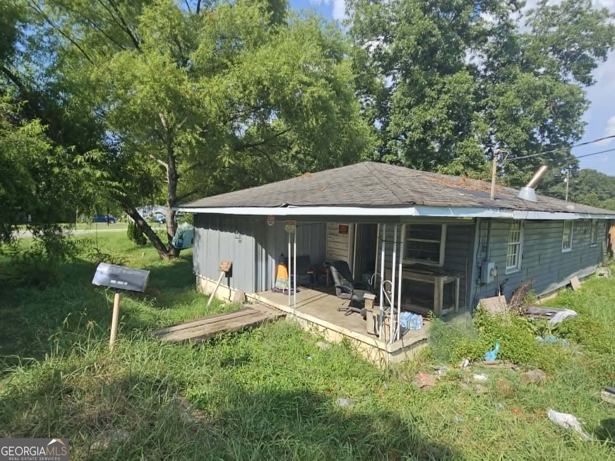 1105 Vann Drive Property Photo 2
