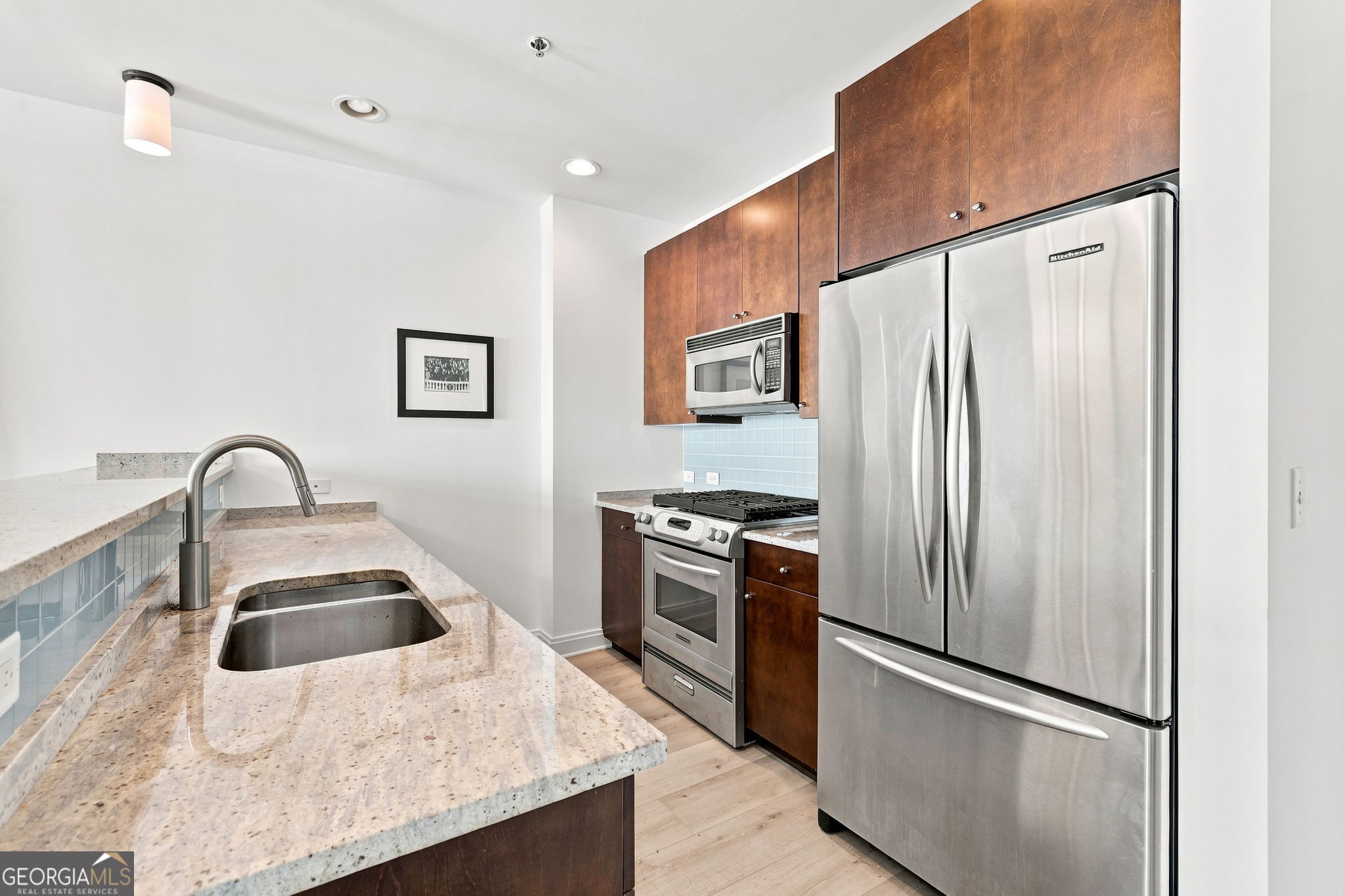 905 Juniper Street Ne # 612 Property Photo 12