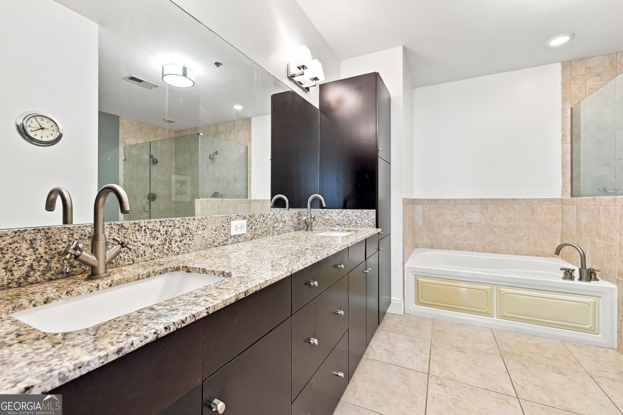 905 Juniper Street Ne # 612 Property Photo 20
