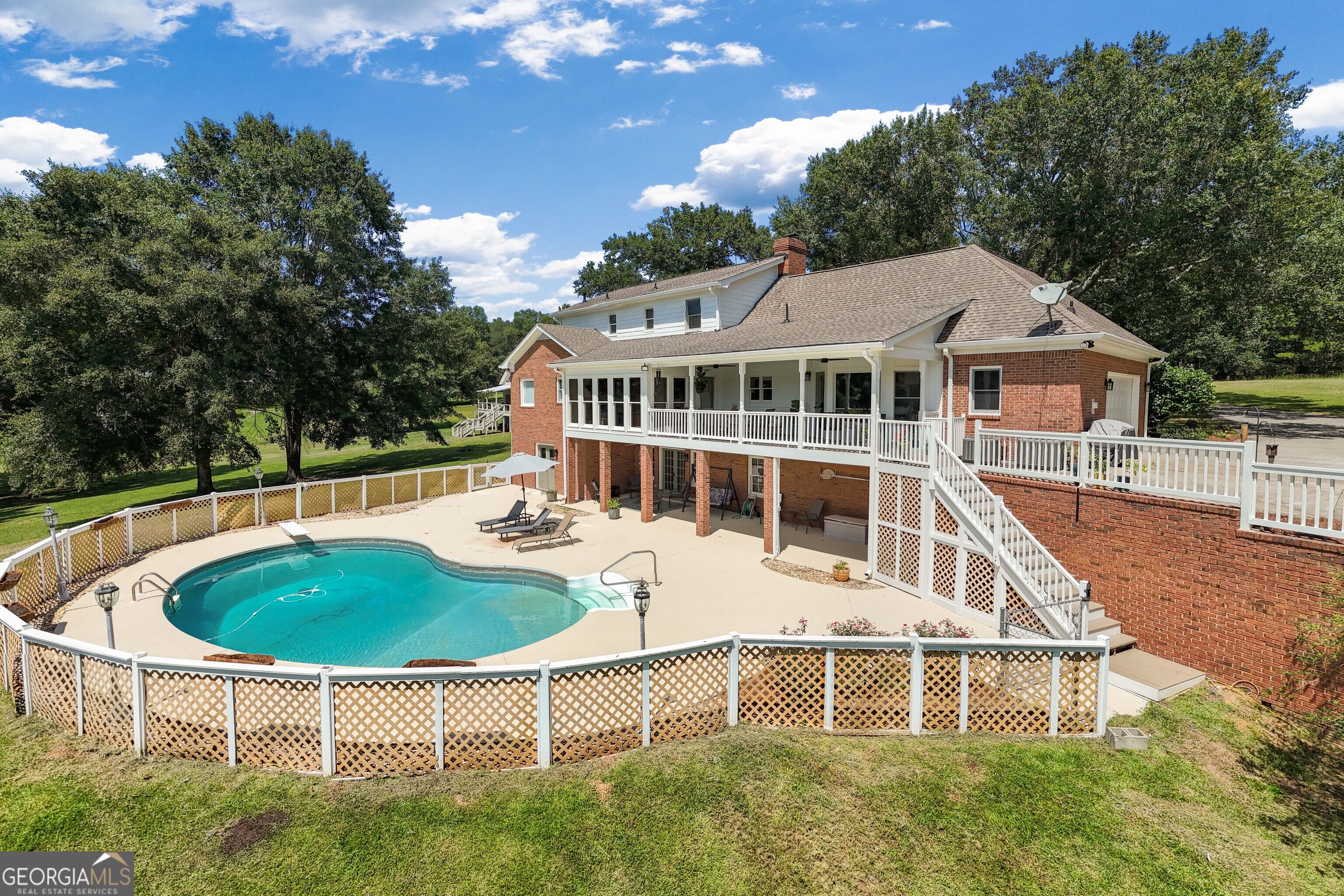 245 Pine Knott Road Property Photo 2