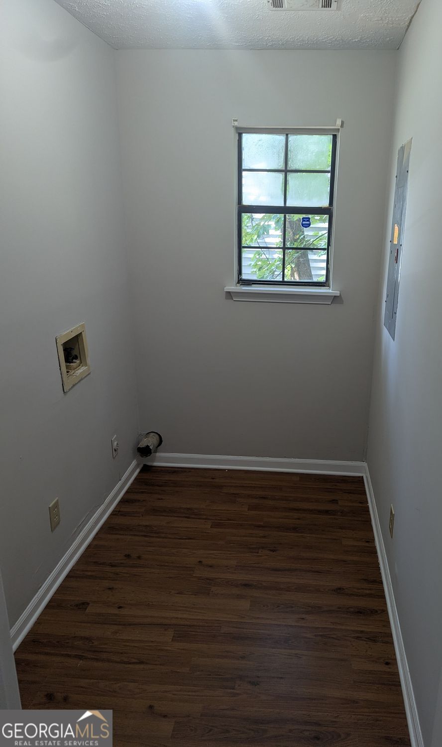 945 Hemingway Road Property Photo 4