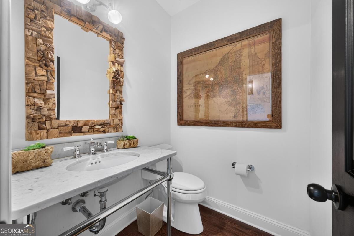 1001 Kingsford Way Property Photo 21