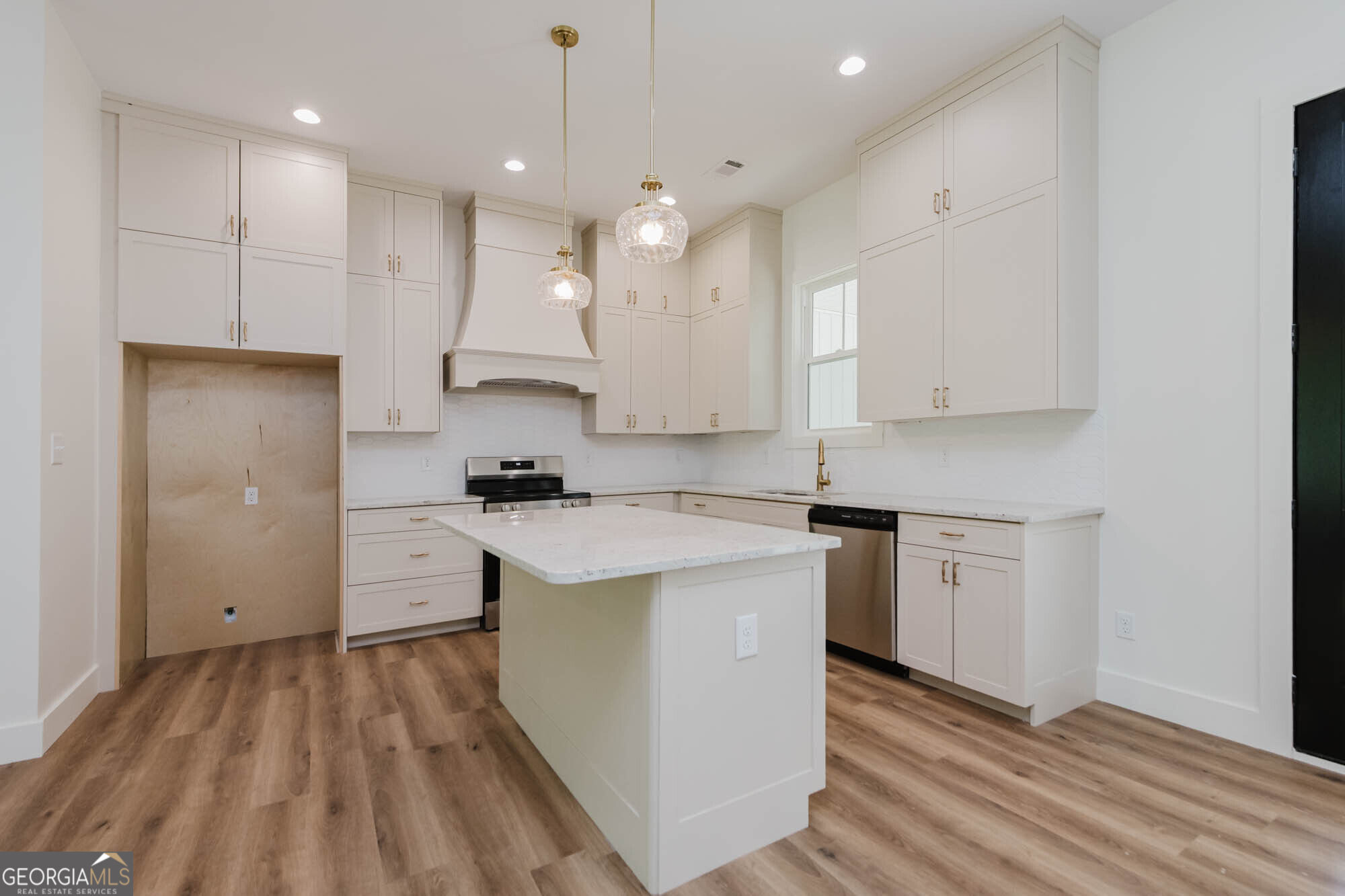 20 Peri Drive Property Photo 6