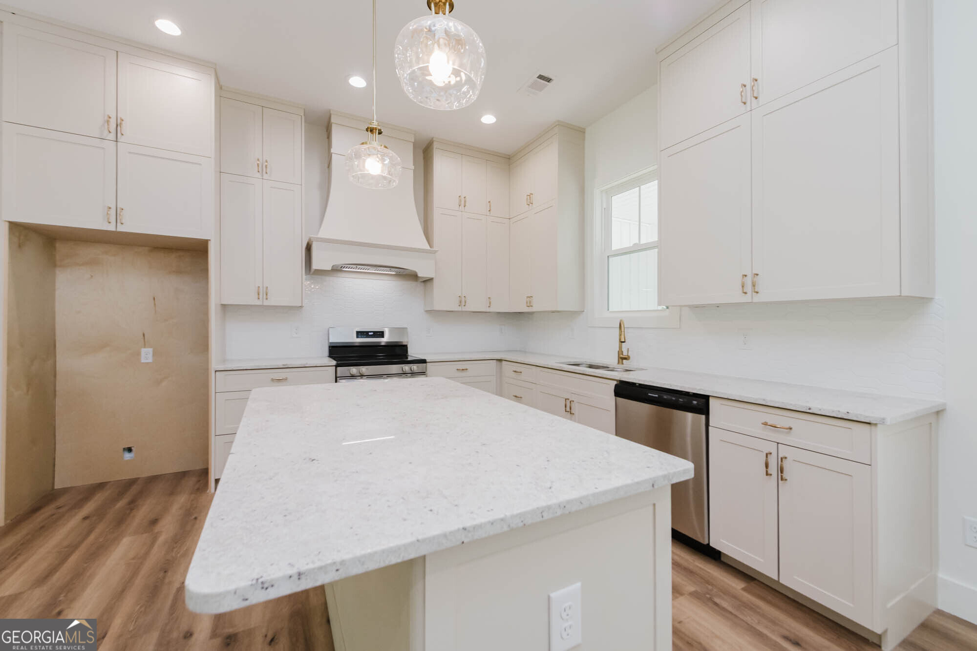 20 Peri Drive Property Photo 9
